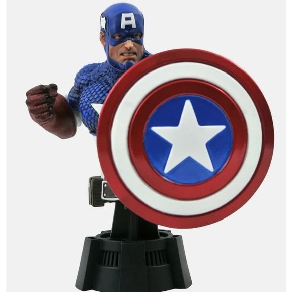 Diamond Select Marvel Captain America 1/7 Scale Bust - Picture 4 of 4
